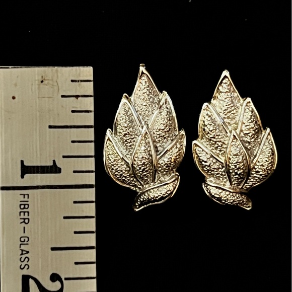 Vintage Coro Earrings - Picture 4 of 9